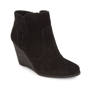 NEW Black Wedge Ankle Bootie Sz8